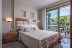 dionysos hotel & suites hanioti
